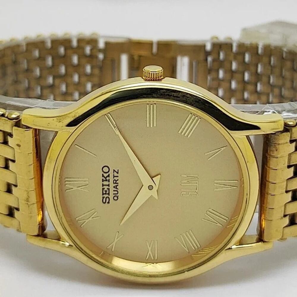 Vintage Style Seiko Quartz Mens Gold Watch & Gold accents W/ Metal Strap - Picture 5 of 5